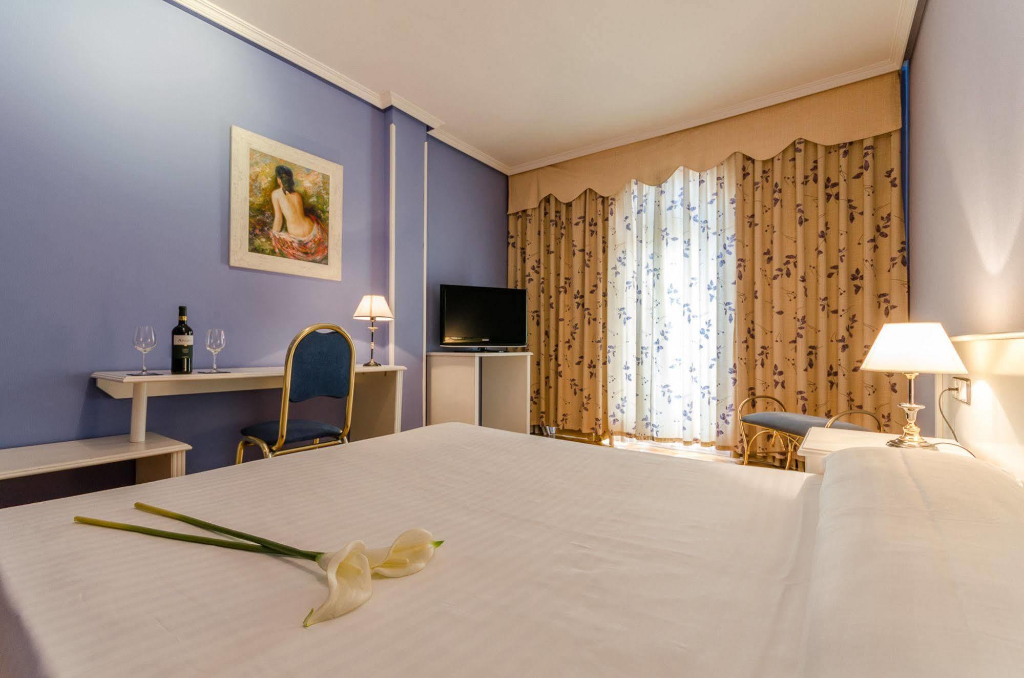 Checkin Madrid Parla Hotel Ngoại thất bức ảnh