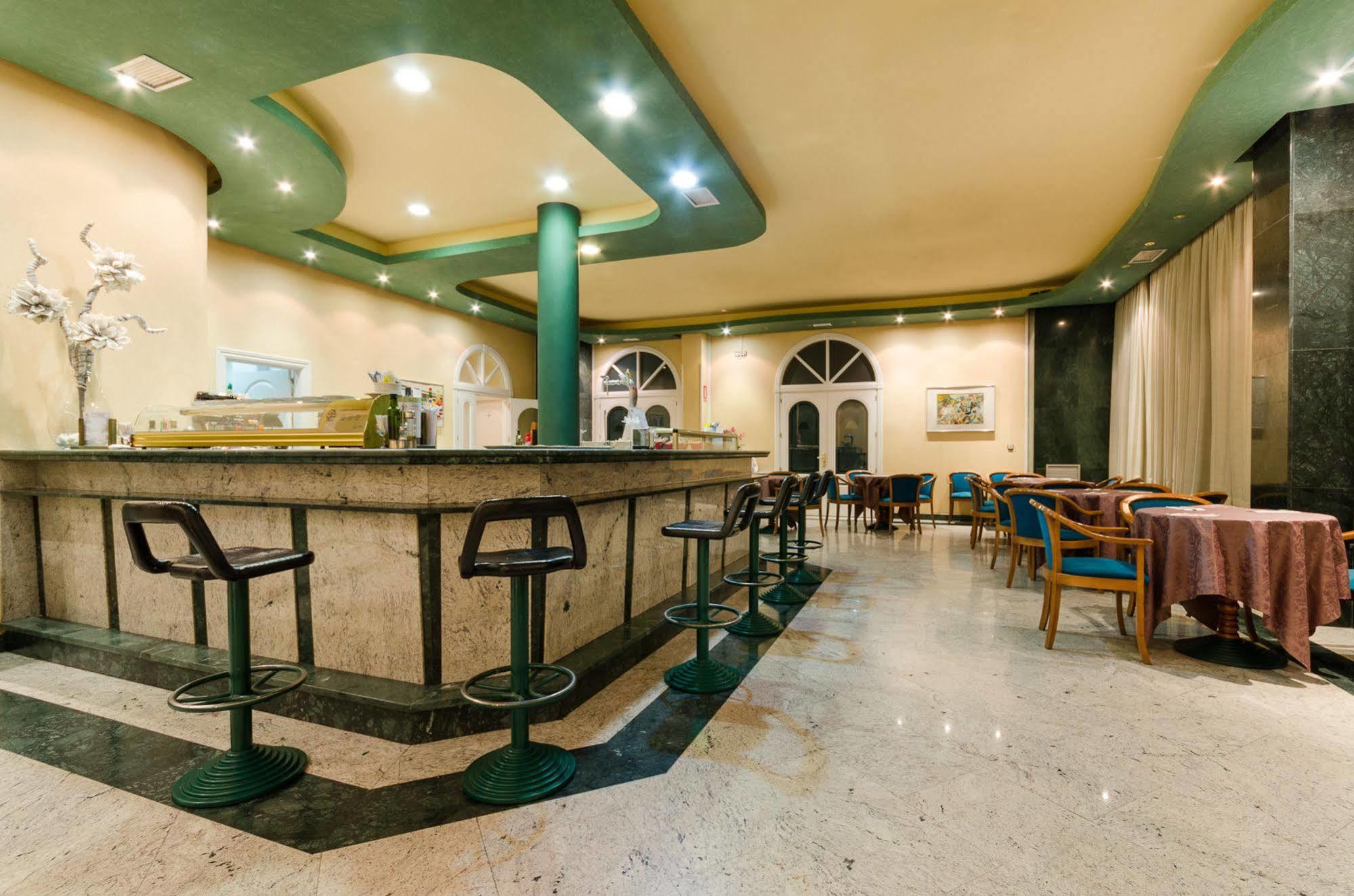 Checkin Madrid Parla Hotel Ngoại thất bức ảnh